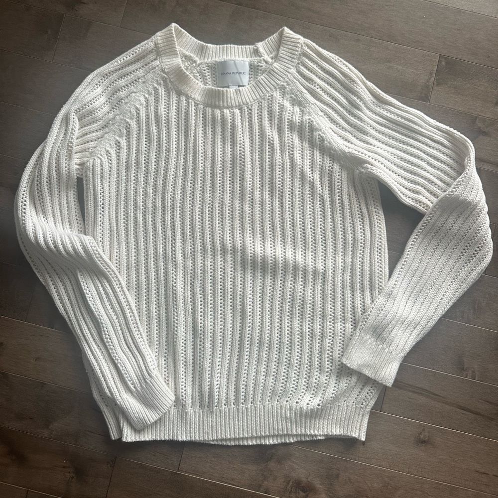 Banana Republic Cream Knit Sweater - size medium